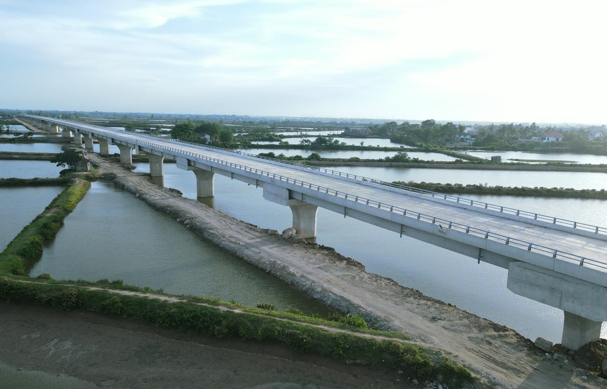 Chiêm ngưỡng cầu vượt dài nhất tuyến đường ven biển Thanh Hóa - Ảnh 3